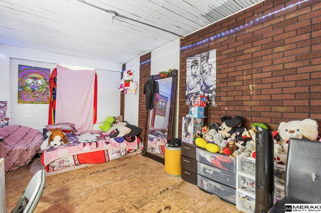 1452 S 17th Street, Omaha, NE 68108