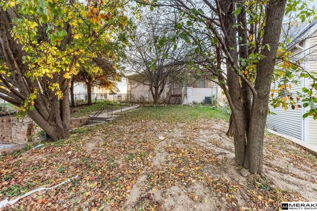 1452 S 17th Street, Omaha, NE 68108