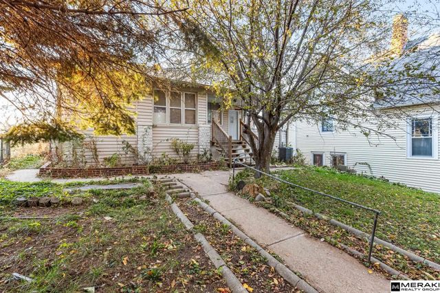 1452 S 17th Street, Omaha, NE 68108