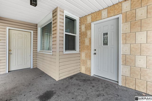 1452 S 17th Street, Omaha, NE 68108