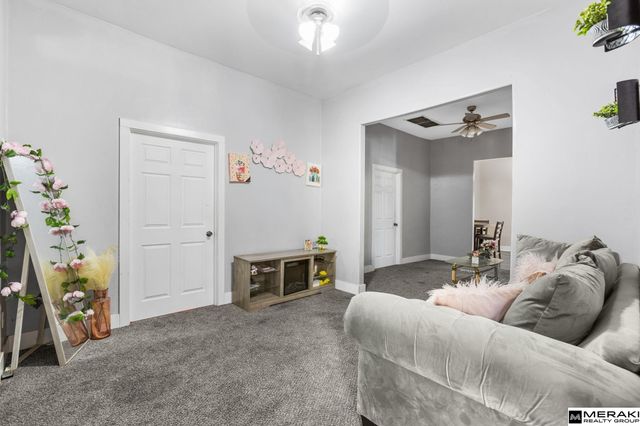 1452 S 17th Street, Omaha, NE 68108