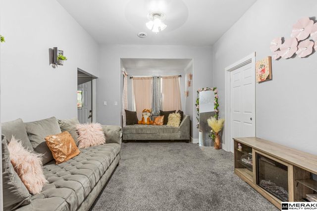 1452 S 17th Street, Omaha, NE 68108