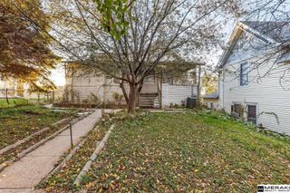 1452 S 17th Street, Omaha, NE 68108