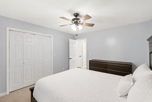 51 Larkspur Ct, Tullahoma, TN 37388