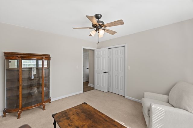 51 Larkspur Ct, Tullahoma, TN 37388