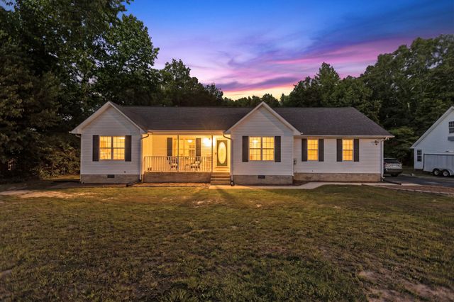 51 Larkspur Ct, Tullahoma, TN 37388