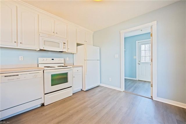 5996 T C Walker RD, Gloucester, VA 23061