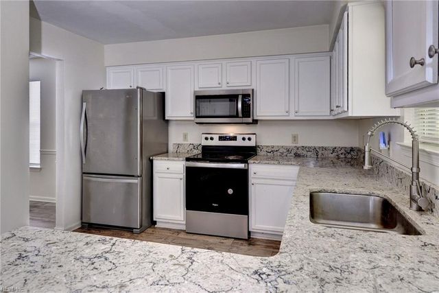 1565 Winthrope DR, Newport News, VA 23602