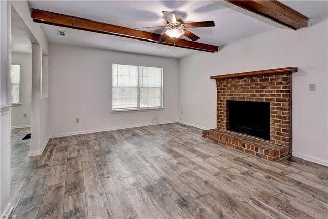 1565 Winthrope DR, Newport News, VA 23602