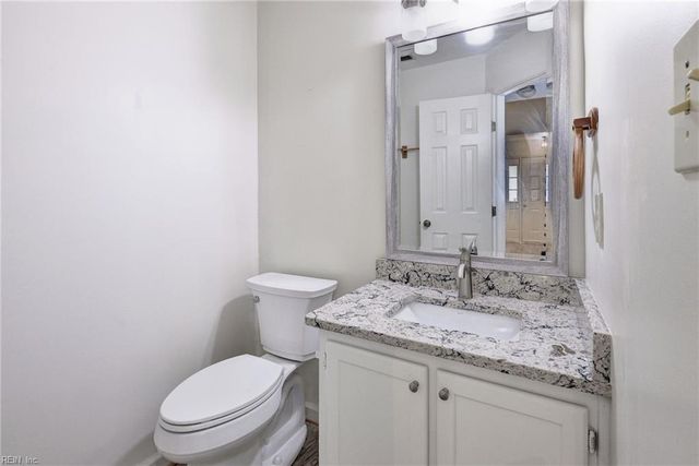 1565 Winthrope DR, Newport News, VA 23602