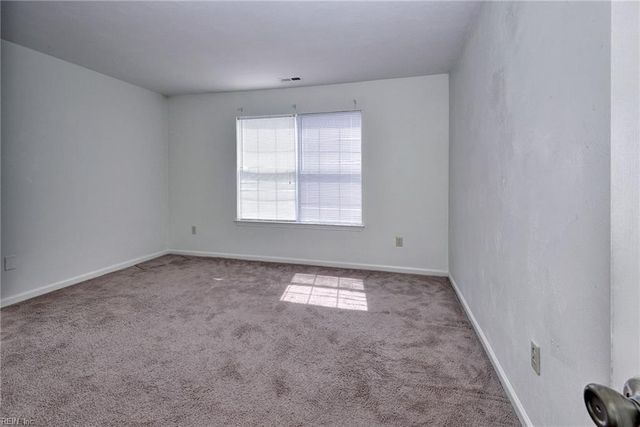 1565 Winthrope DR, Newport News, VA 23602