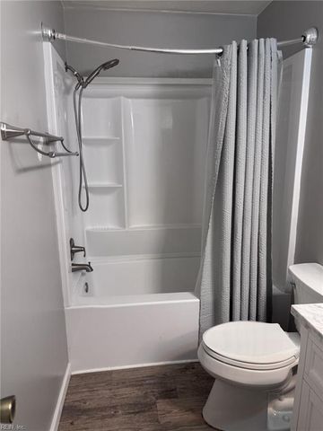 1565 Winthrope DR, Newport News, VA 23602