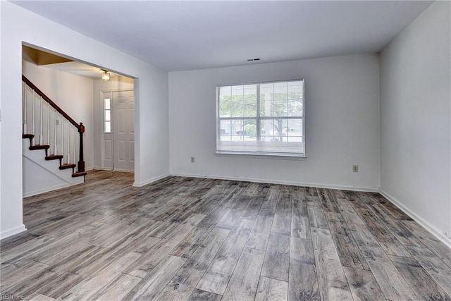 1565 Winthrope DR, Newport News, VA 23602
