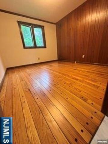382 4th Avenue, Westwood, NJ 07675
