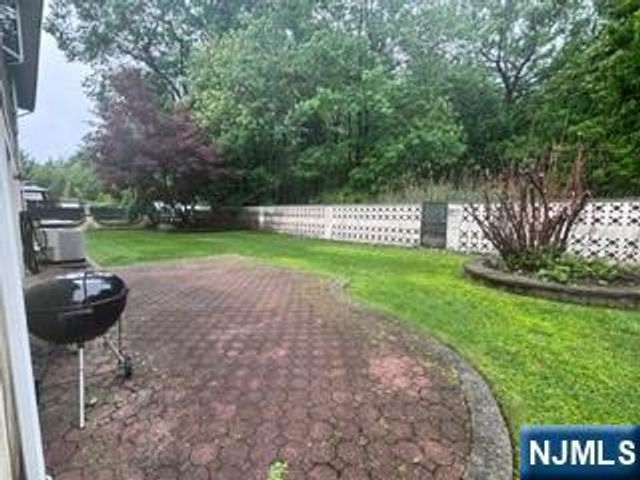382 4th Avenue, Westwood, NJ 07675