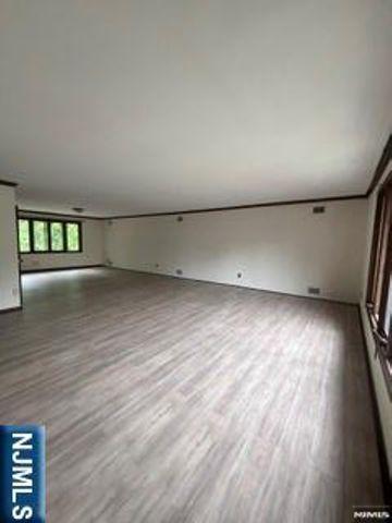 382 4th Avenue, Westwood, NJ 07675