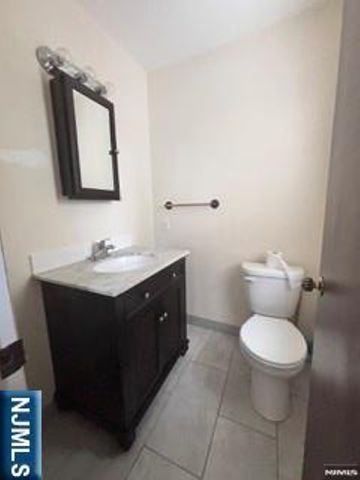 382 4th Avenue, Westwood, NJ 07675