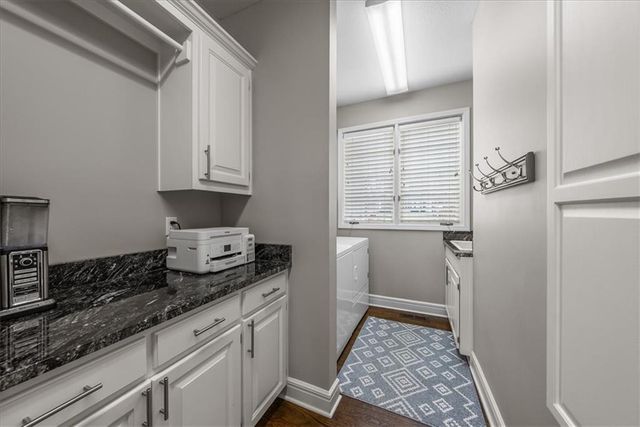 11302 W 140th Terrace, Overland Park, KS 66221