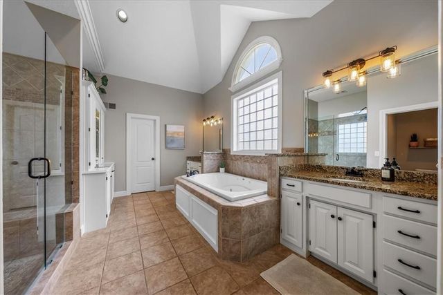 11302 W 140th Terrace, Overland Park, KS 66221