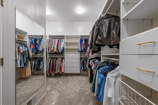 11302 W 140th Terrace, Overland Park, KS 66221