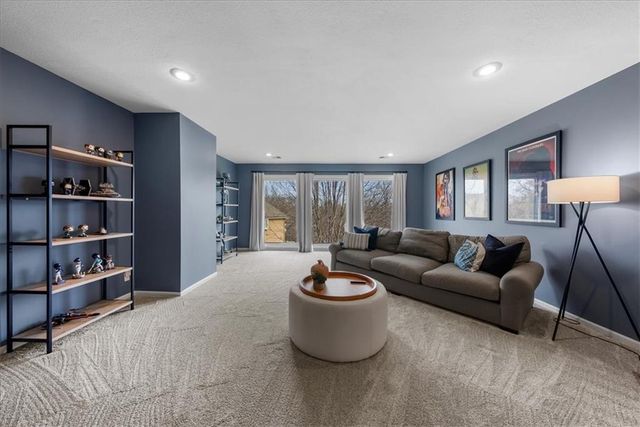 11302 W 140th Terrace, Overland Park, KS 66221