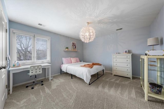 11302 W 140th Terrace, Overland Park, KS 66221