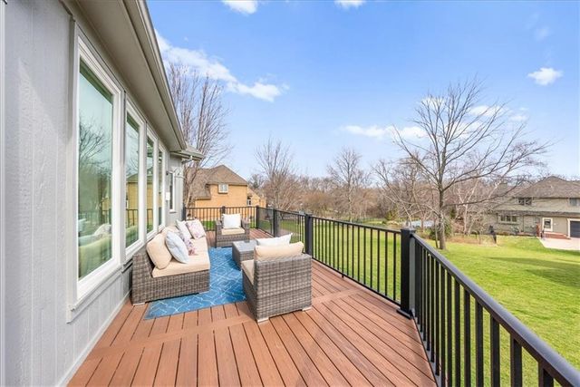 11302 W 140th Terrace, Overland Park, KS 66221