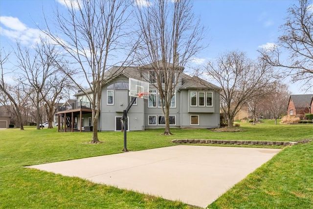 11302 W 140th Terrace, Overland Park, KS 66221