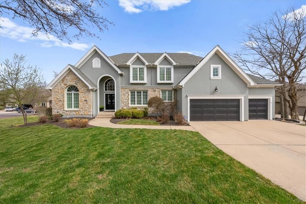 11302 W 140th Terrace, Overland Park, KS 66221
