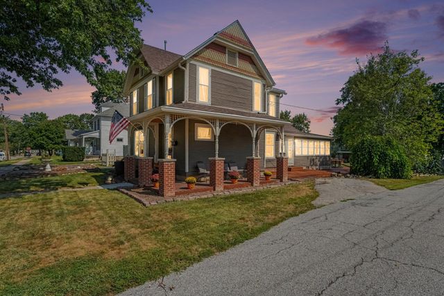 118 S Ridge Street, Crown Point, IN 46307