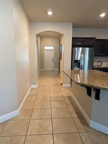 3725 W Clinton Avenue, Visalia, CA 93291