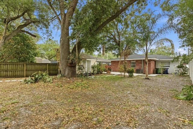 3204 E LAMBRIGHT STREET, Tampa, FL 33610
