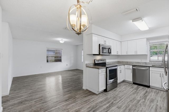 3204 E LAMBRIGHT STREET, Tampa, FL 33610