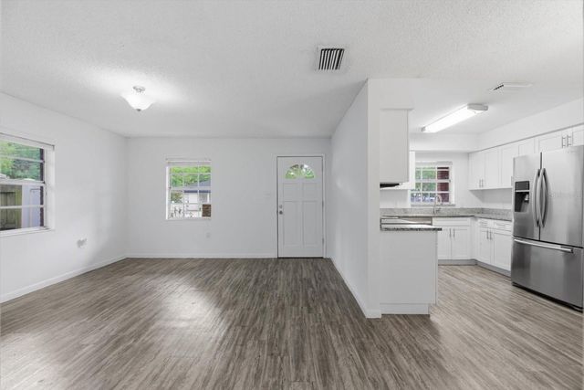 3204 E LAMBRIGHT STREET, Tampa, FL 33610