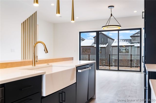 103 Howard Lane, Jeffersonville, IN 47130