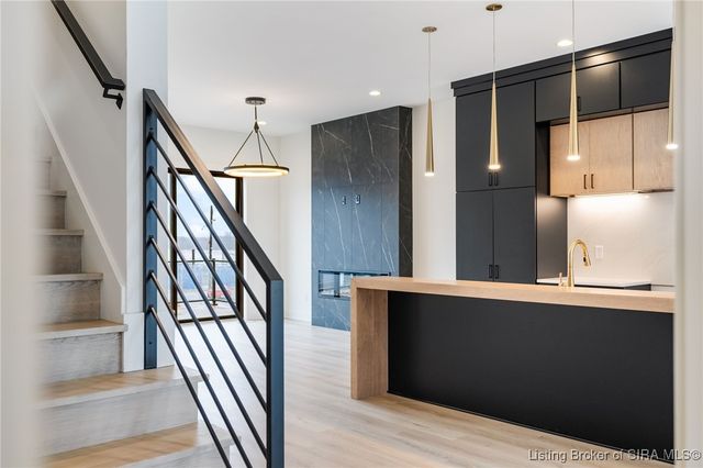 103 Howard Lane, Jeffersonville, IN 47130