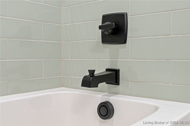 103 Howard Lane, Jeffersonville, IN 47130