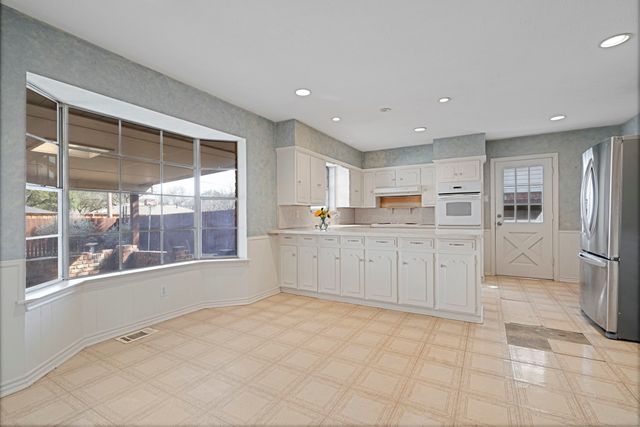 10146 Coveridge Drive, Dallas, TX 75238