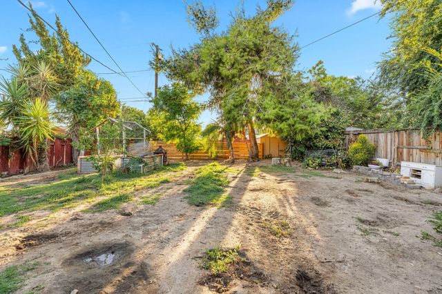 2325 Barnett Street, Bakersfield, CA 93308