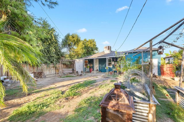 2325 Barnett Street, Bakersfield, CA 93308