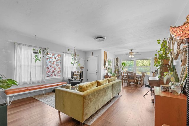 2325 Barnett Street, Bakersfield, CA 93308