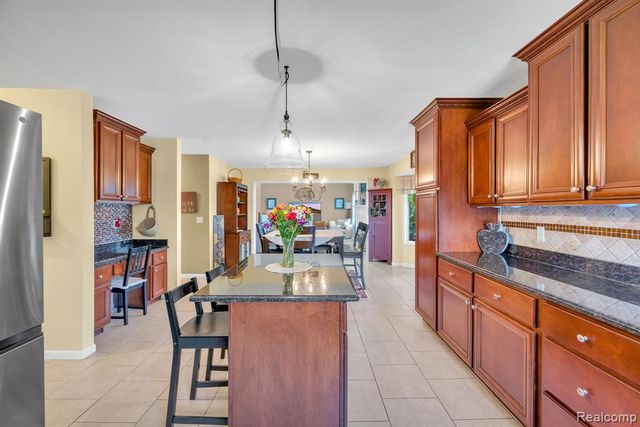 55477 Snead Drive, Macomb, MI 48042