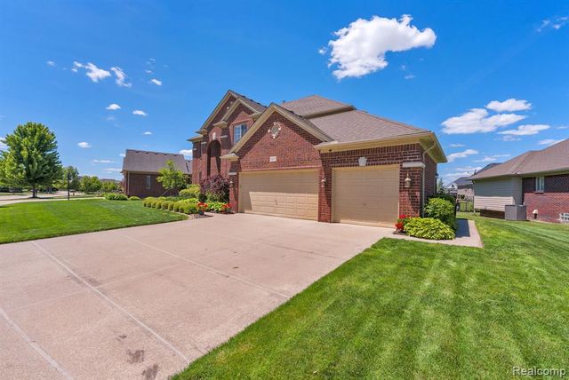 55477 Snead Drive, Macomb, MI 48042