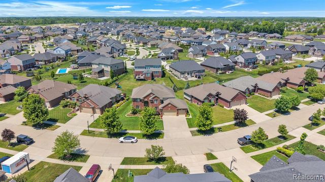 55477 Snead Drive, Macomb, MI 48042
