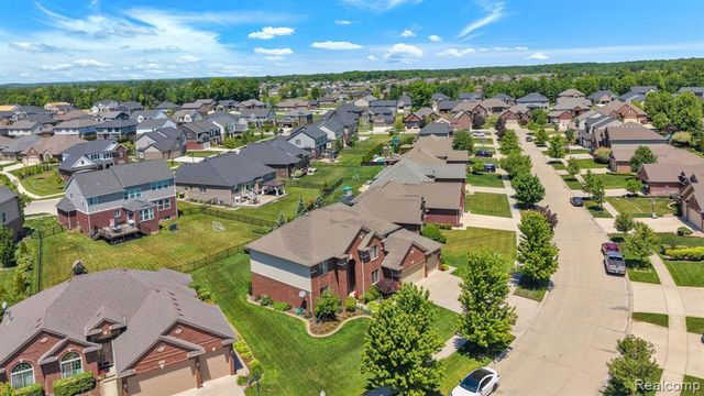 55477 Snead Drive, Macomb, MI 48042