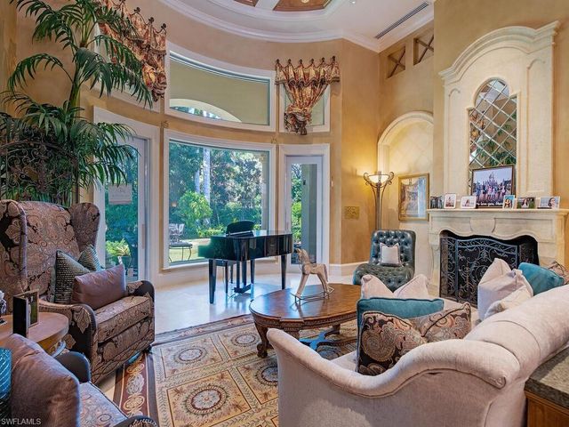 6955 Verde WAY, Naples, FL 34108