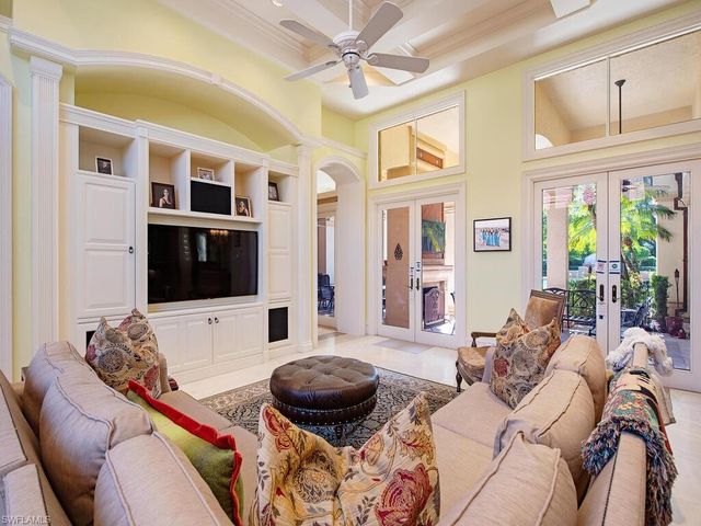 6955 Verde WAY, Naples, FL 34108