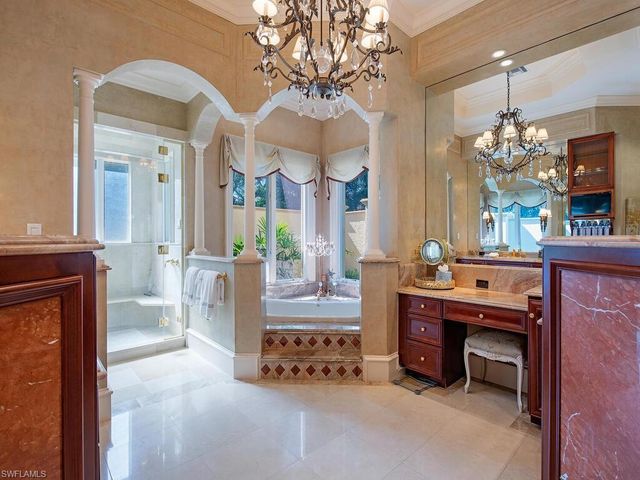 6955 Verde WAY, Naples, FL 34108