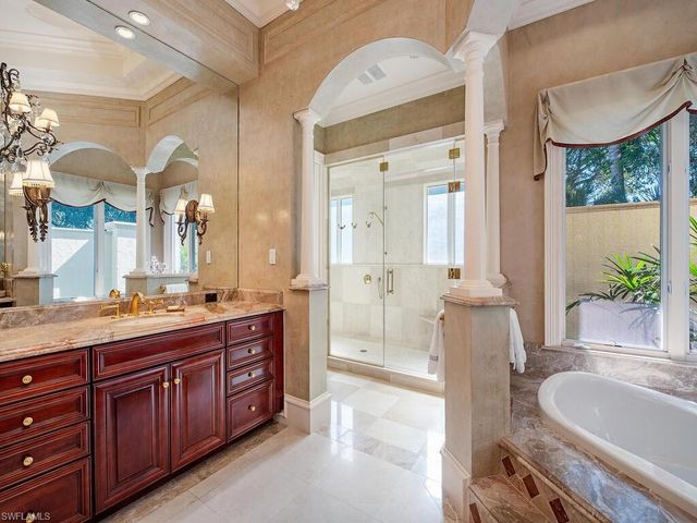 6955 Verde WAY, Naples, FL 34108