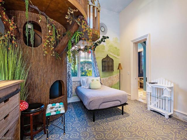 6955 Verde WAY, Naples, FL 34108